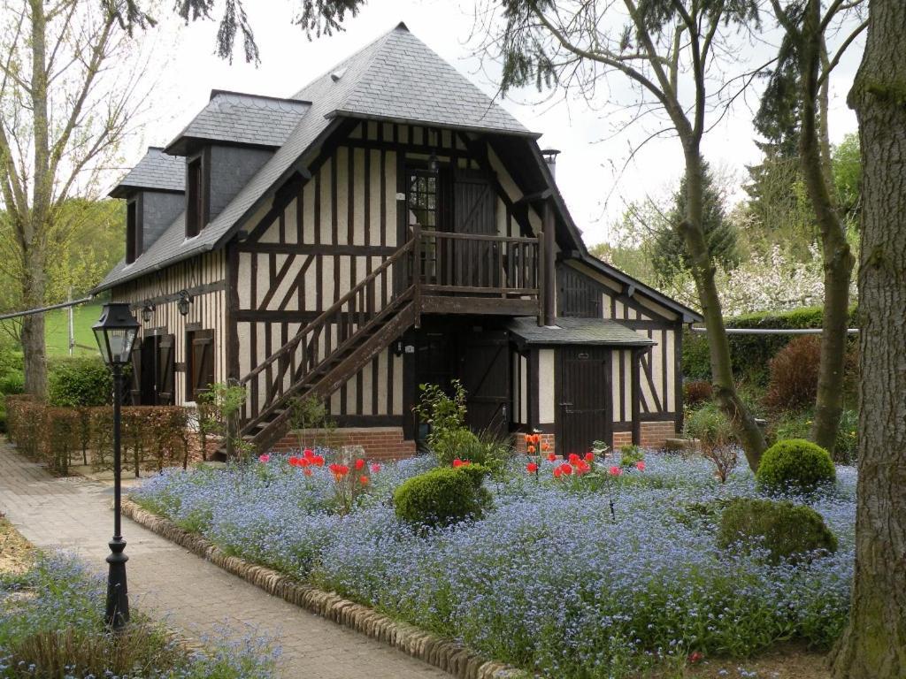 Auberge Du Val Au Cesne Saint-Clair-sur-les-Monts Exterior photo