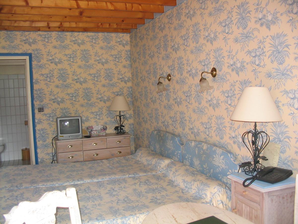 Auberge Du Val Au Cesne Saint-Clair-sur-les-Monts Room photo