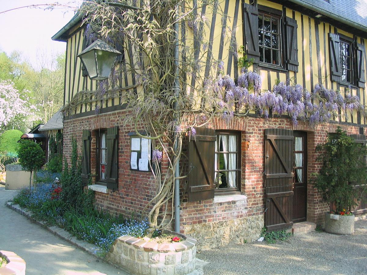 Auberge Du Val Au Cesne Saint-Clair-sur-les-Monts Exterior photo